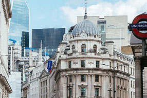 Bank of England keeps rates on hold